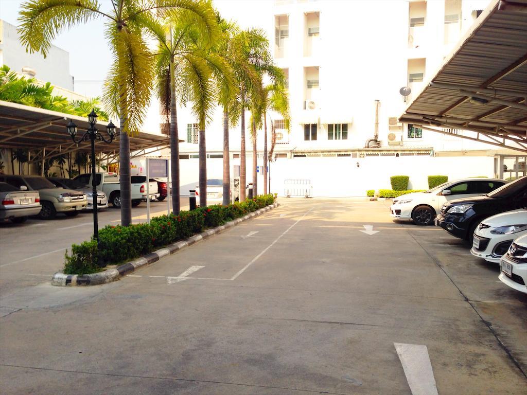 Baanbudsarin Apartment Sing Buri Exteriör bild