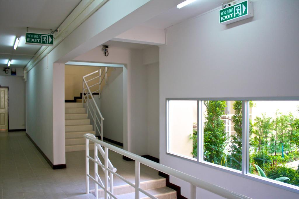 Baanbudsarin Apartment Sing Buri Exteriör bild
