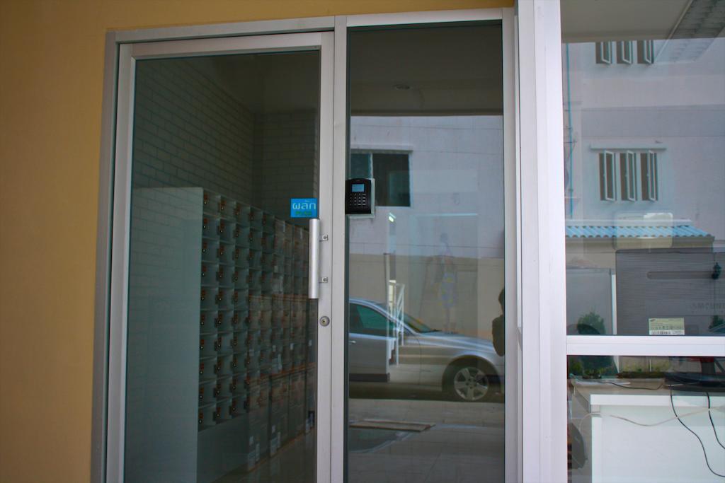 Baanbudsarin Apartment Sing Buri Exteriör bild