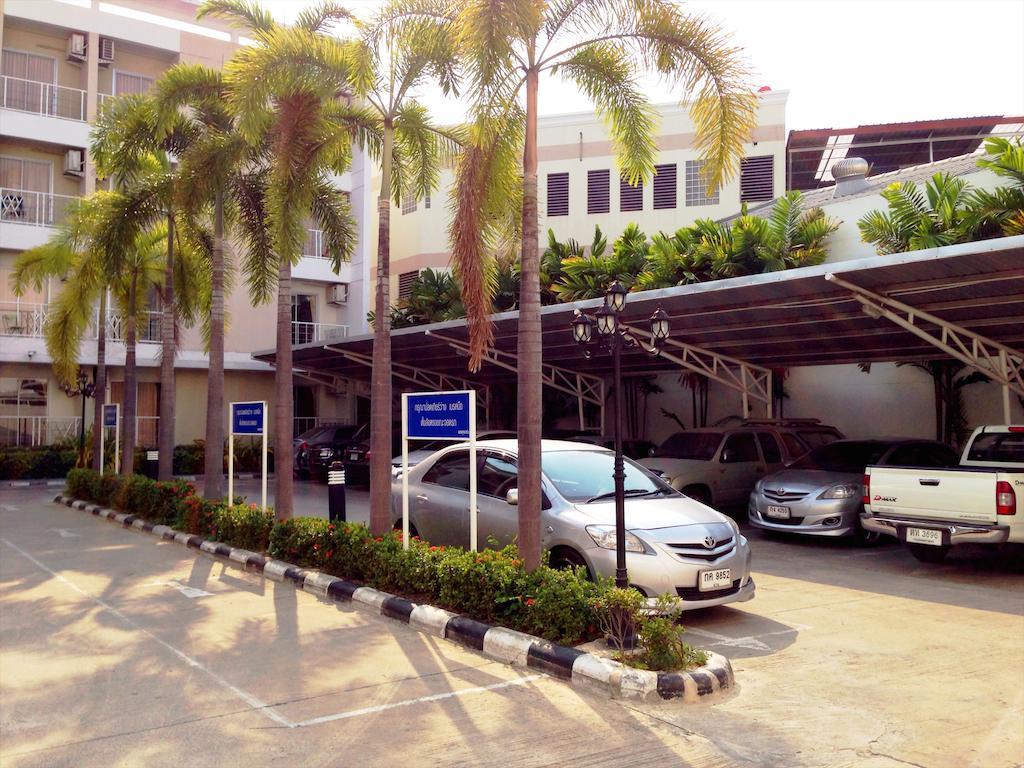 Baanbudsarin Apartment Sing Buri Exteriör bild