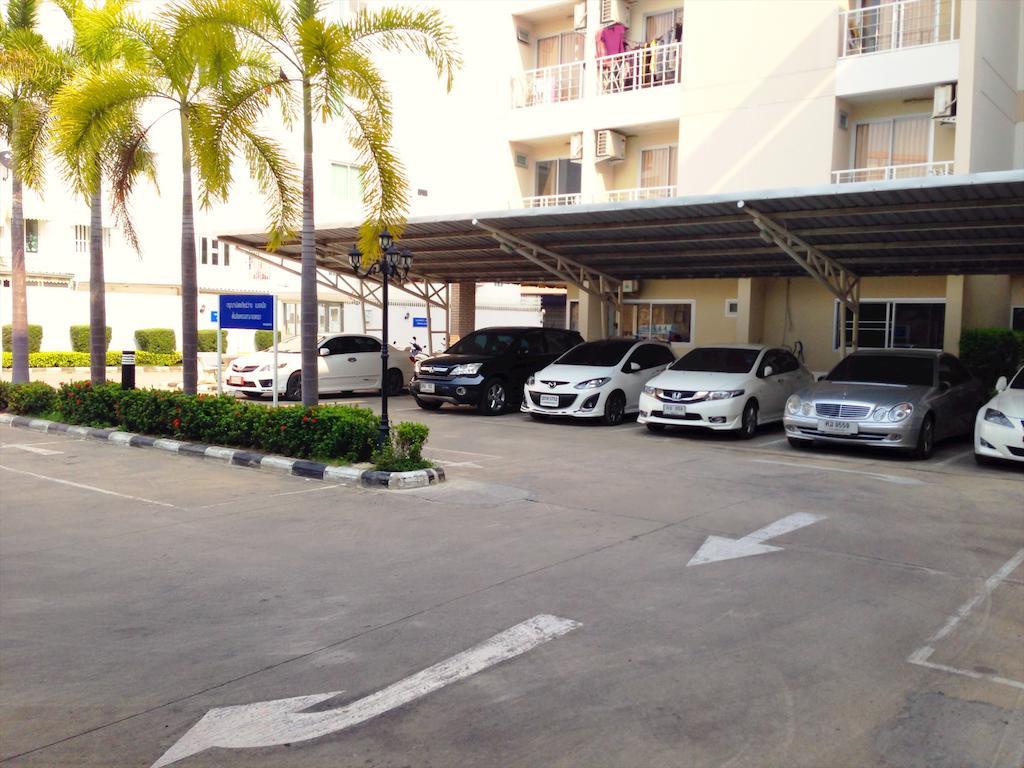 Baanbudsarin Apartment Sing Buri Exteriör bild